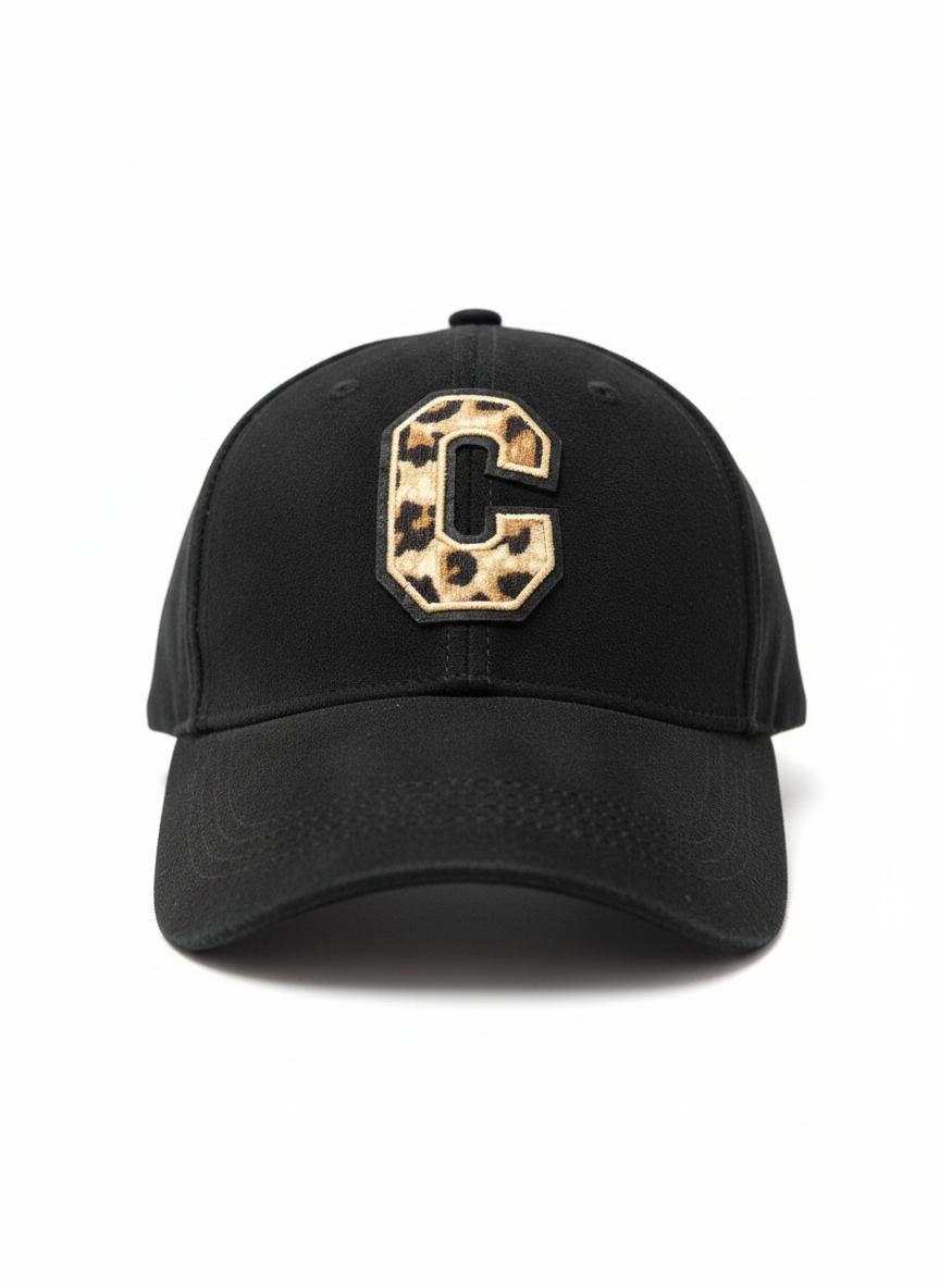 Casquette suédine “C” - Motif léopard noire